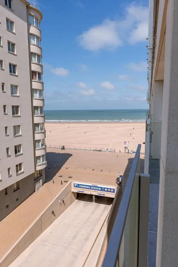 Bright And Modern Apartment With Lateral Sea View Ostende
